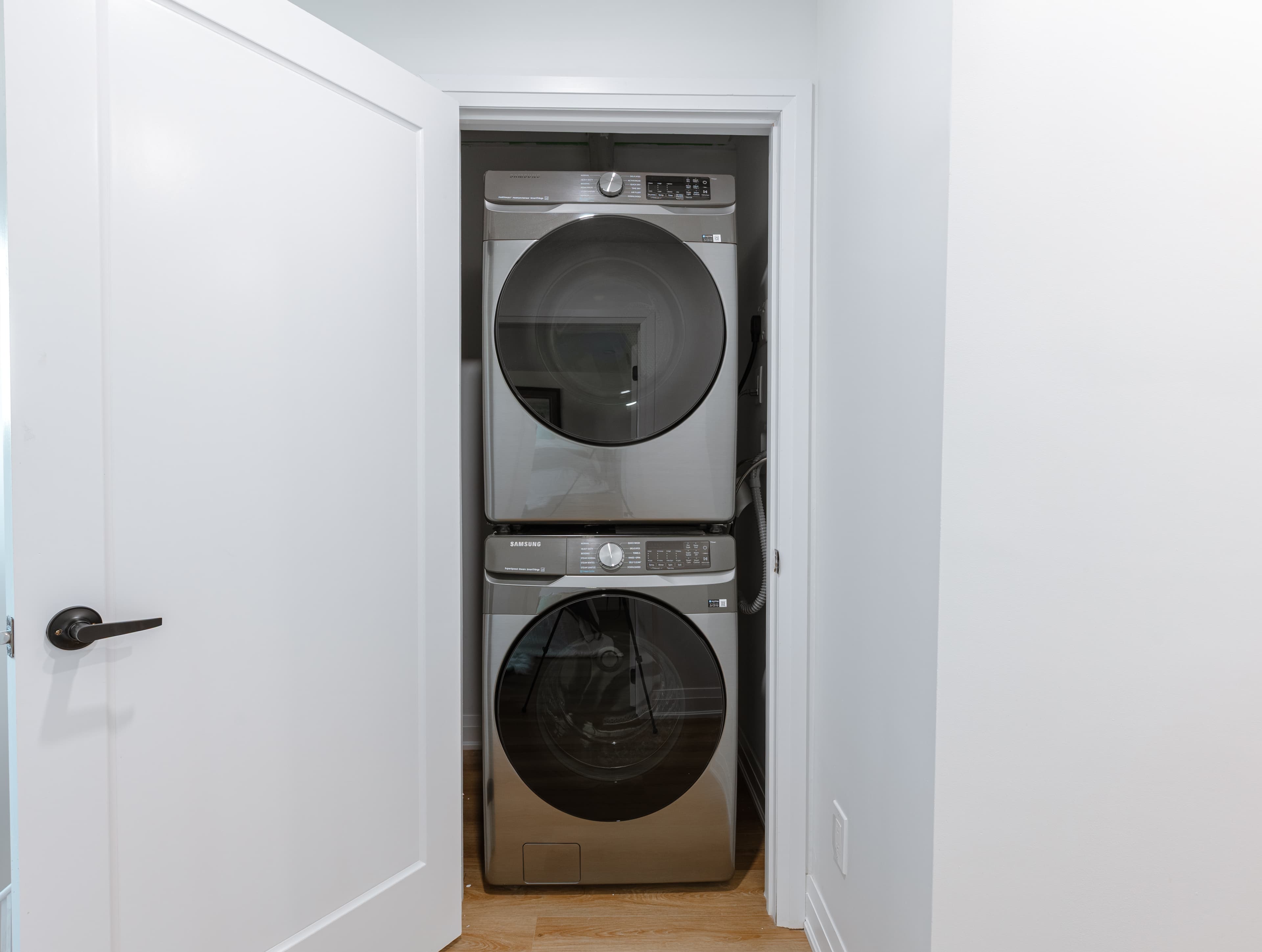 Thumbnail /assets/basement-renovations/basement-5.jpg